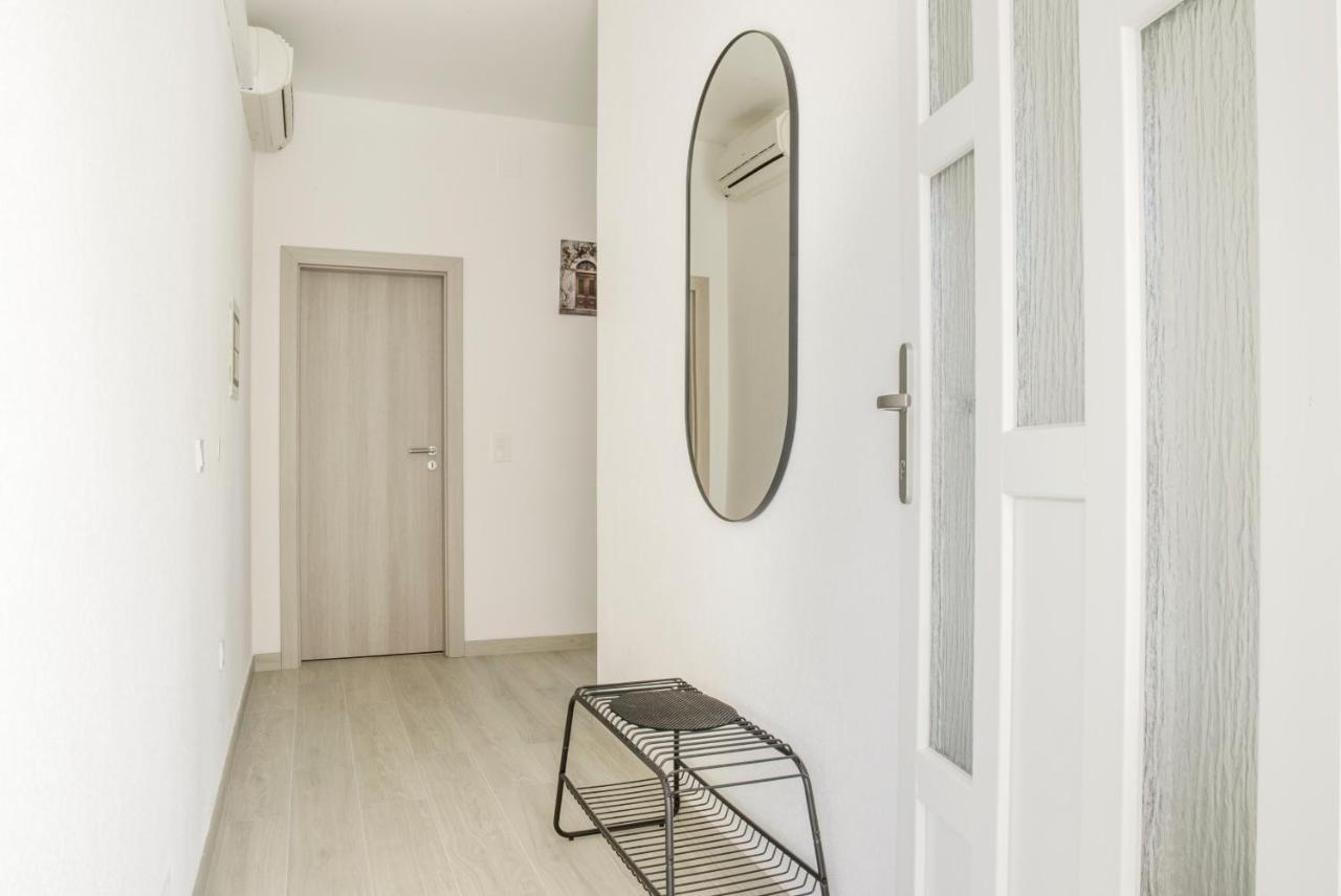 Apartmani Vudrag Trogir Exterior foto